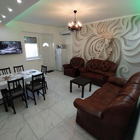 Emmabella Apartmanok Eger Pokoj fotografie