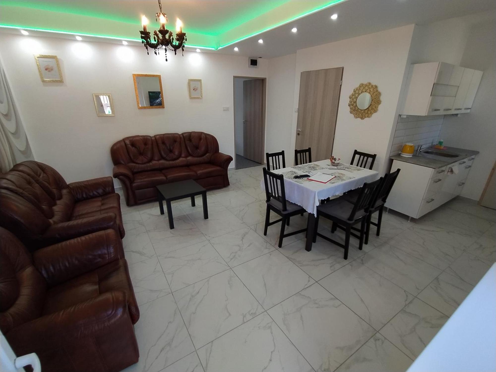 Emmabella Apartmanok Eger Pokoj fotografie